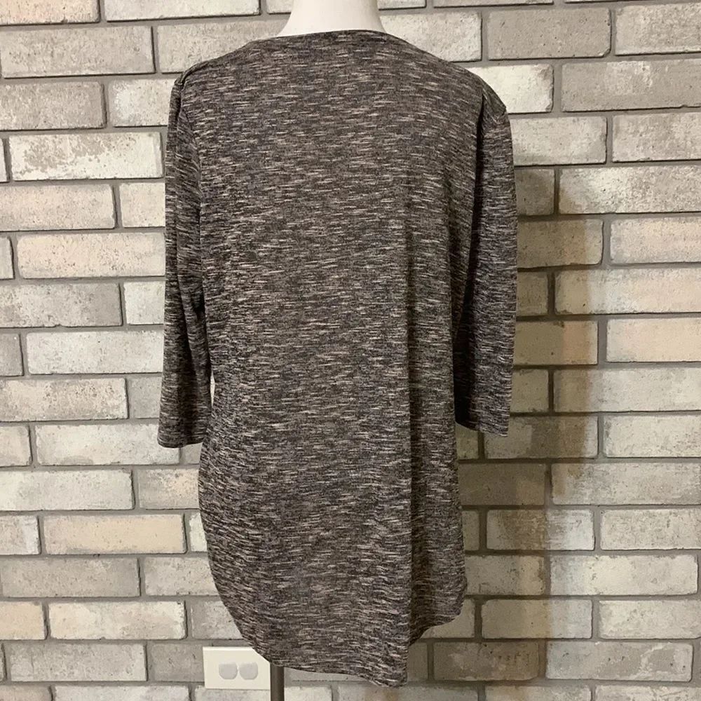 3for$20 medium blouse  - Picture 3 of 4
